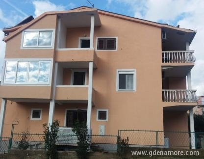 J&amp;S Ваканционен дом, частни квартири в града Sutomore, Черна Гора - Kuca spolja 31